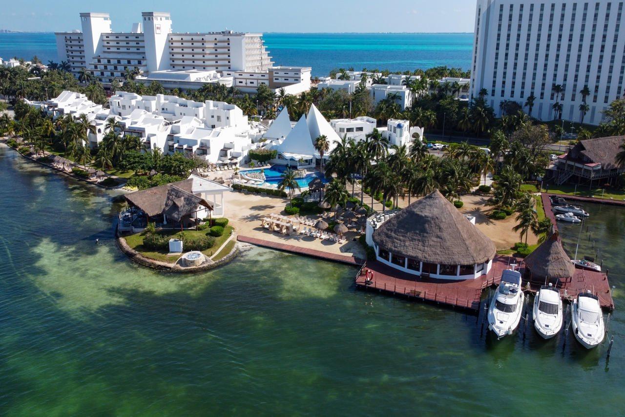 Sunset Marina & Yacht Club Hotell Cancún Exteriör bild