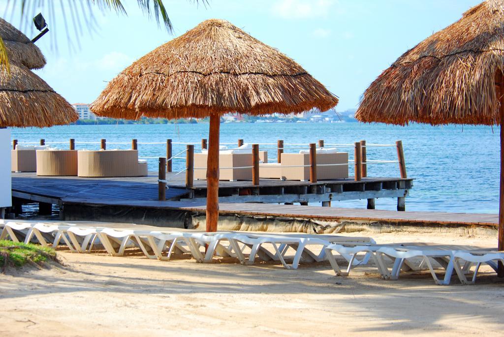 Sunset Marina & Yacht Club Hotell Cancún Exteriör bild