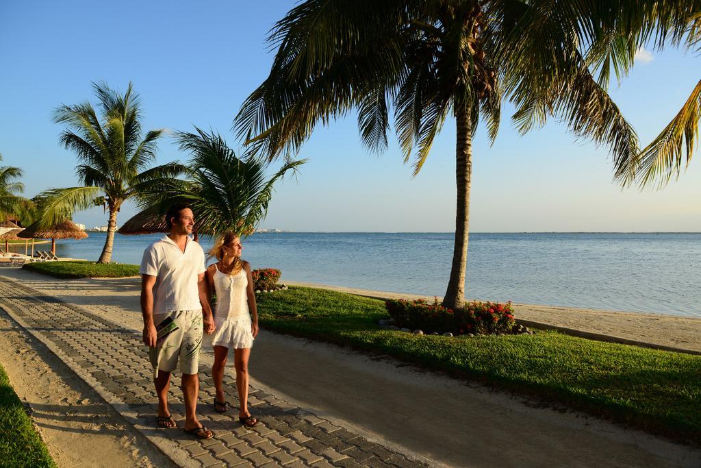 Sunset Marina & Yacht Club Hotell Cancún Exteriör bild